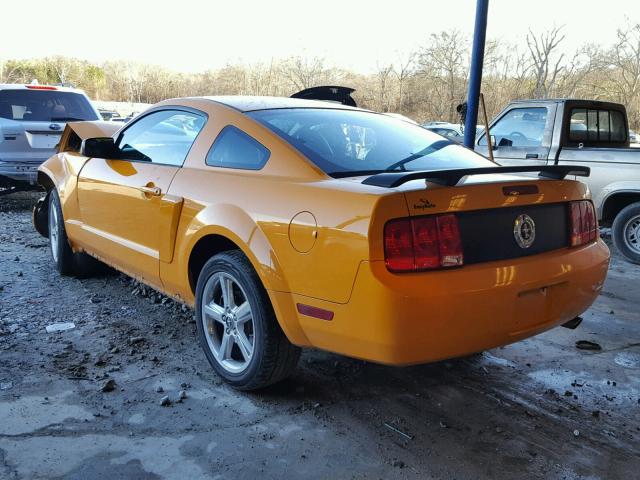 1ZVHT80N185161750 - 2008 FORD MUSTANG YELLOW photo 3