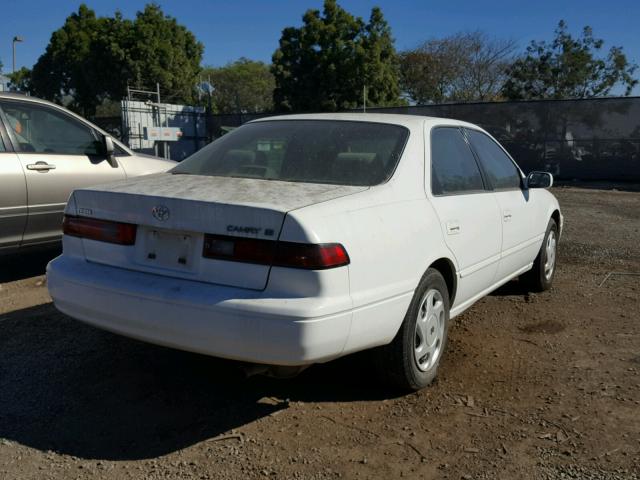 4T1BF22K5VU918128 - 1997 TOYOTA CAMRY CE WHITE photo 4