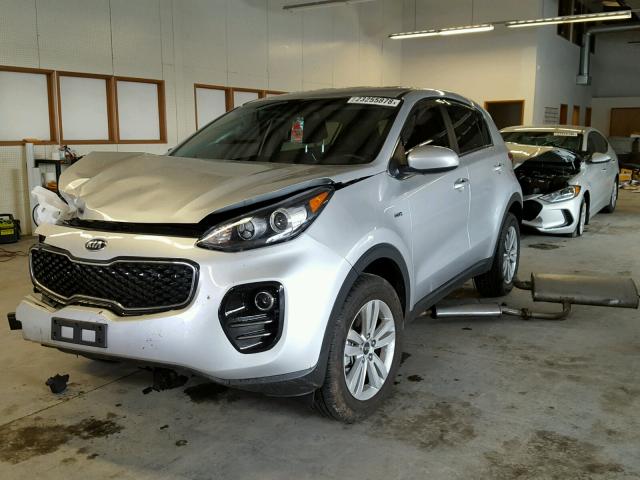 KNDPMCAC4J7349412 - 2018 KIA SPORTAGE L SILVER photo 2