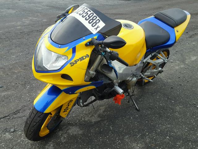 JS1GR7HA512106986 - 2001 SUZUKI GSX-R750 YELLOW photo 2