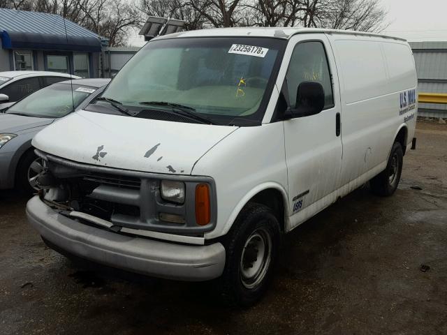 1GCHG35R1Y1258640 - 2000 CHEVROLET EXPRESS G3 WHITE photo 2