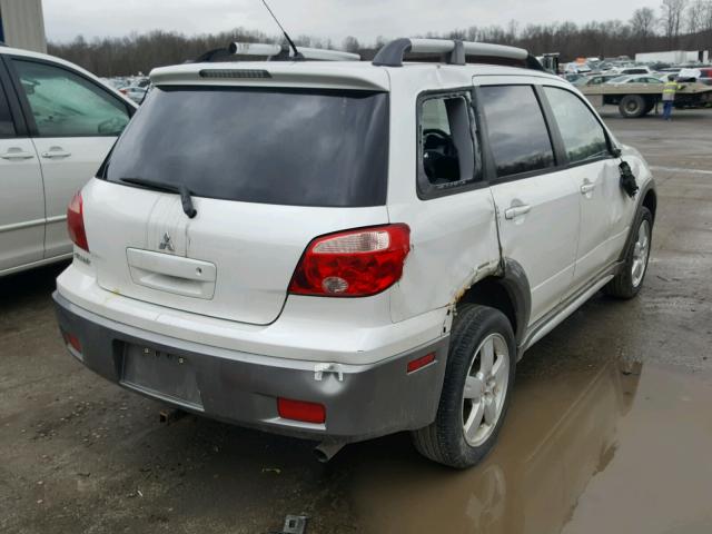 JA4LX41F95U022060 - 2005 MITSUBISHI OUTLANDER WHITE photo 4