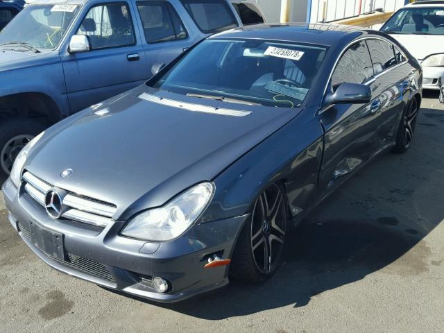 WDDDJ7CB2AA163920 - 2010 MERCEDES-BENZ CLS 550 GRAY photo 2