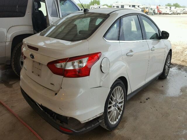 1FAHP3H29CL188158 - 2012 FORD FOCUS SEL WHITE photo 4