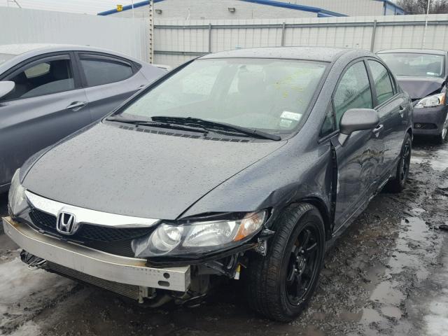 19XFA1E51AE079303 - 2010 HONDA CIVIC LX GRAY photo 2