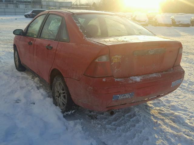 1FAHP34N57W243502 - 2007 FORD FOCUS ZX4 RED photo 3