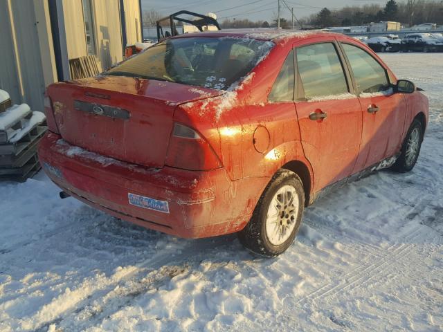 1FAHP34N57W243502 - 2007 FORD FOCUS ZX4 RED photo 4