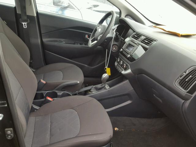 KNADM4A36H6027537 - 2017 KIA RIO LX Սև լուսանկար 5