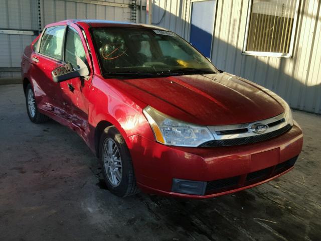 1FAHP35N19W218209 - 2009 FORD FOCUS SE RED photo 1