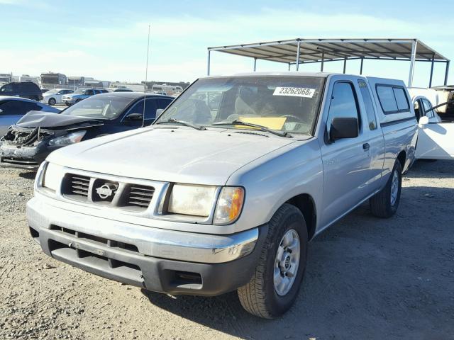 1N6DD26S9YC394101 - 2000 NISSAN FRONTIER K SILVER photo 2