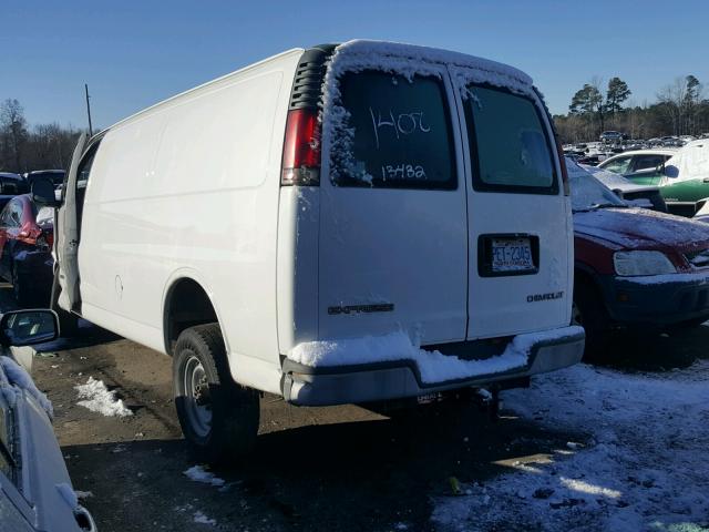 1GCHG39R8Y1181579 - 2000 CHEVROLET EXPRESS G3 WHITE photo 3