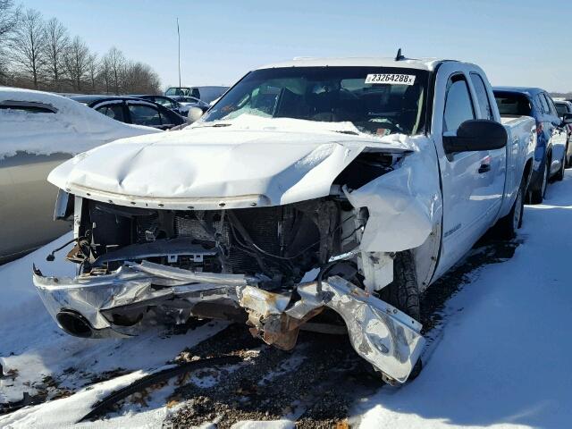 1GTR2VE36BZ464684 - 2011 GMC SIERRA K15 WHITE photo 2