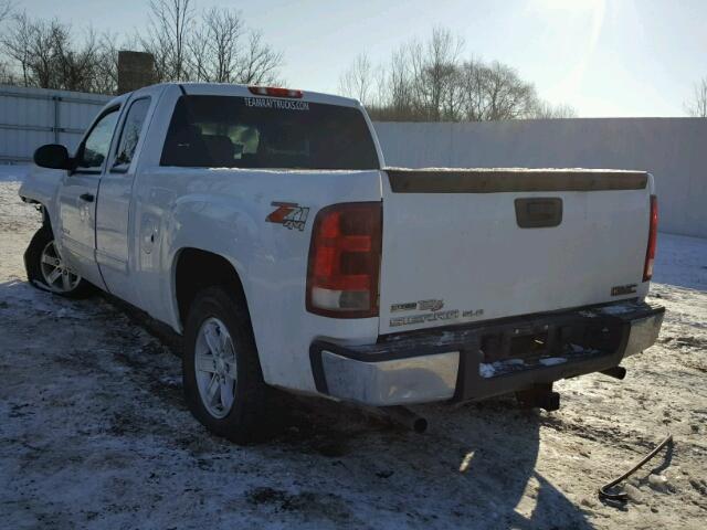 1GTR2VE36BZ464684 - 2011 GMC SIERRA K15 WHITE photo 3