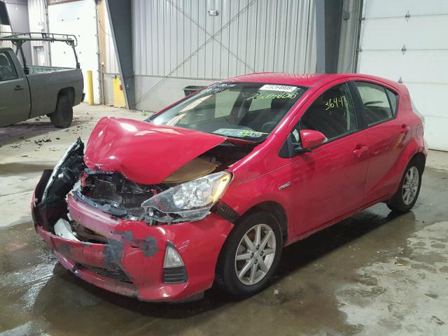 JTDKDTB37E1570178 - 2014 TOYOTA PRIUS C RED photo 2