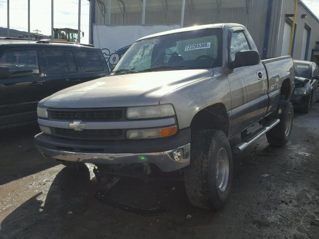 1GCEK14V32Z299350 - 2002 CHEVROLET SILVERADO GOLD photo 2