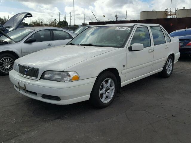 YV1LS61J1Y2625079 - 2000 VOLVO S70 BASE WHITE photo 2