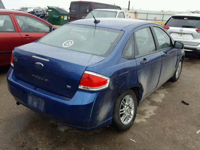 1FAHP35N79W171803 - 2009 FORD FOCUS SE BLUE photo 4