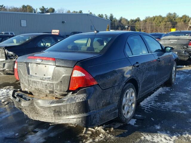 3FAHP0HA9AR340962 - 2010 FORD FUSION SE BLACK photo 4