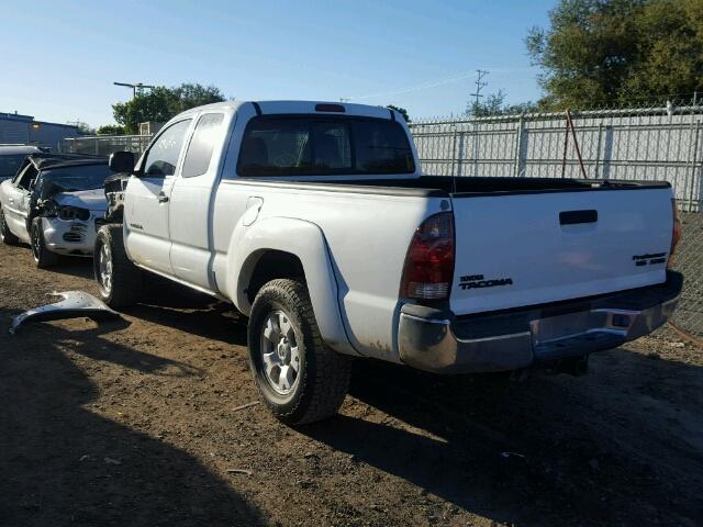 5TETU62N26Z174917 - 2006 TOYOTA TACOMA PRE WHITE photo 3