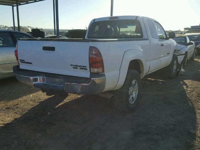 5TETU62N26Z174917 - 2006 TOYOTA TACOMA PRE WHITE photo 4