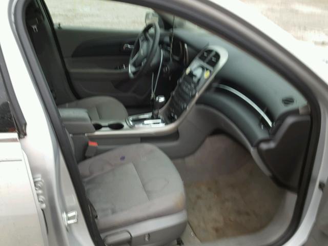 1G11B5SA6DF261792 - 2013 CHEVROLET MALIBU LS ვერცხლისფერი ფოტო 5