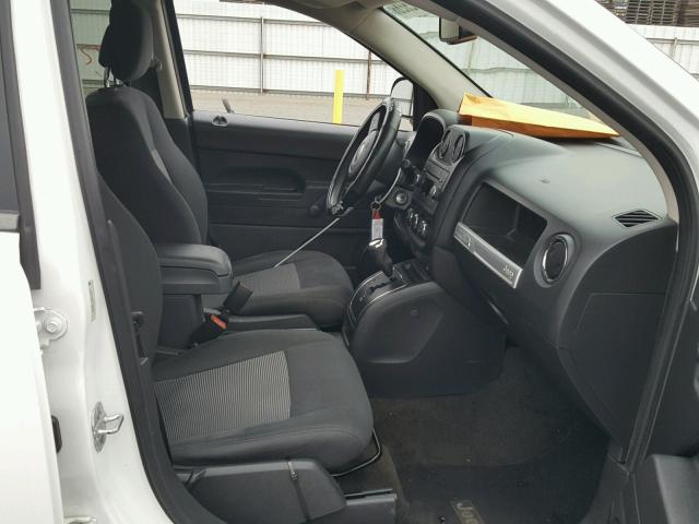 1C4NJCBA9ED569195 - 2014 JEEP COMPASS SP WHITE photo 5
