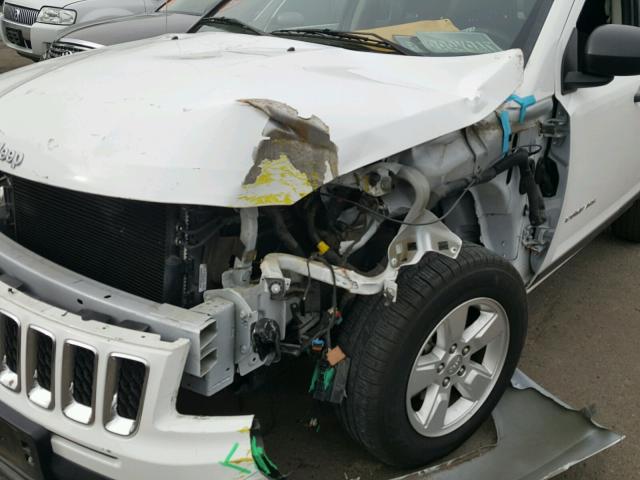 1C4NJCBA9ED569195 - 2014 JEEP COMPASS SP WHITE photo 9