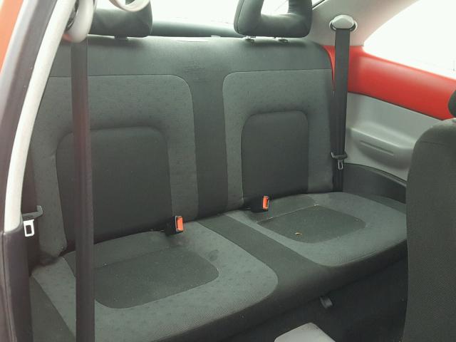 3VWBB61C2WM035110 - 1998 VOLKSWAGEN NEW BEETLE 红色 照片 6