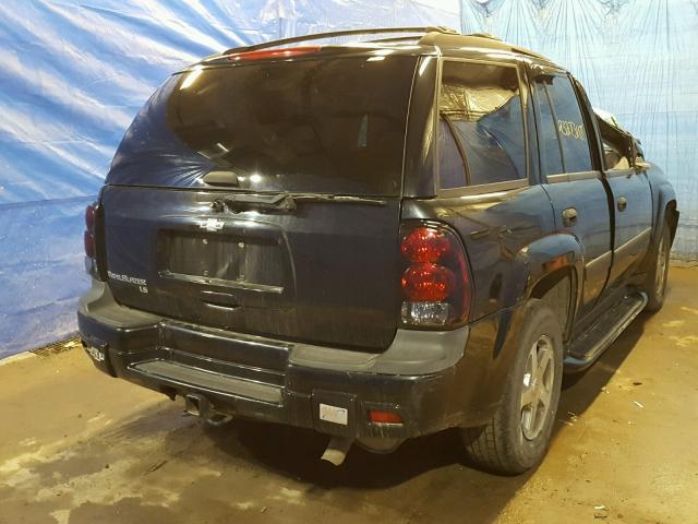 1GNDT13S952369129 - 2005 CHEVROLET TRAILBLAZE BLACK photo 4