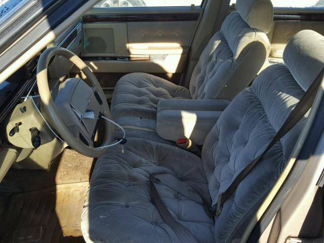 1C3XC66RXPD215536 - 1993 CHRYSLER NEW YORKER 金色 照片 5