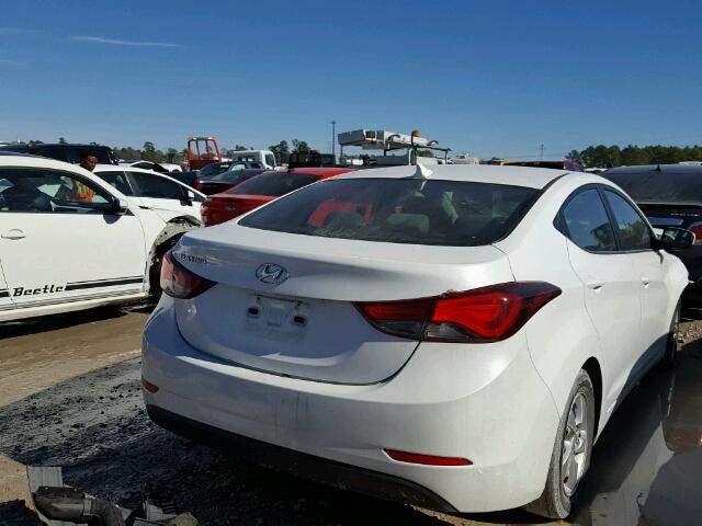 5NPDH4AE0FH551021 - 2015 HYUNDAI ELANTRA SE WHITE photo 4