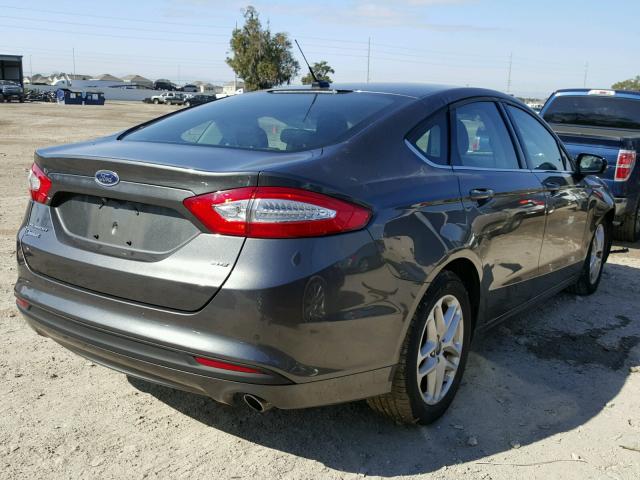 3FA6P0H71GR287906 - 2016 FORD FUSION SE GRAY photo 4