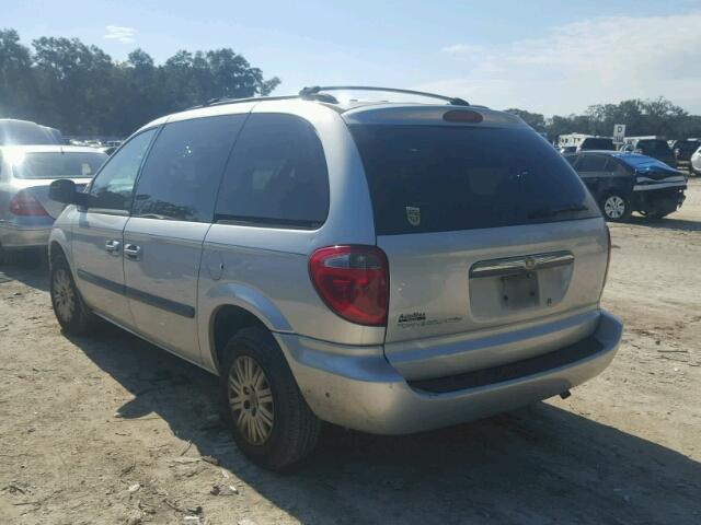 1A4GP45R76B726339 - 2006 CHRYSLER TOWN & COU SILVER photo 3