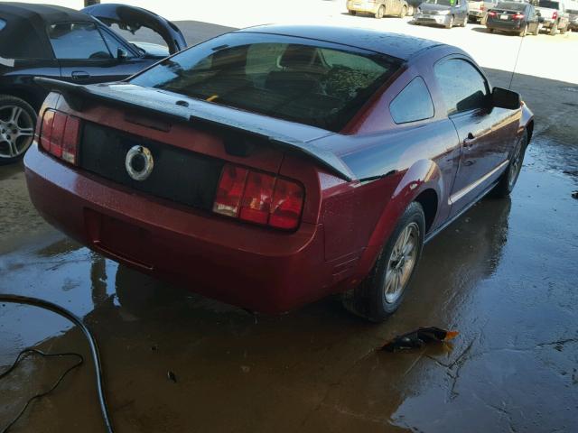 1ZVFT80N275244982 - 2007 FORD MUSTANG RED photo 4