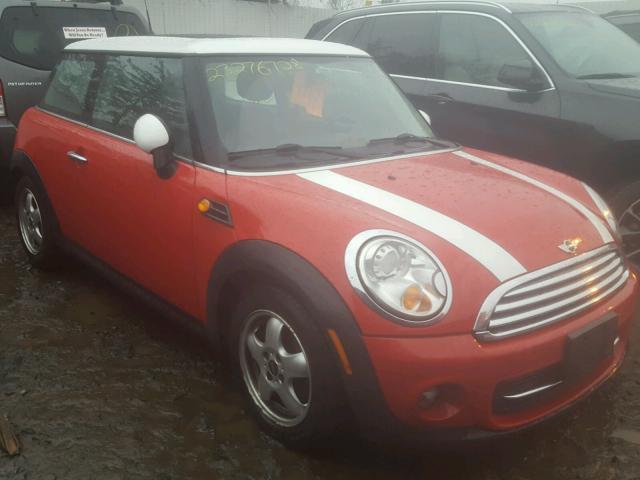 WMWSU3C50BT251332 - 2011 MINI COOPER RED photo 1