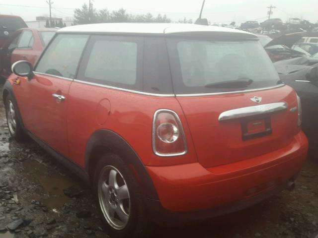 WMWSU3C50BT251332 - 2011 MINI COOPER RED photo 3