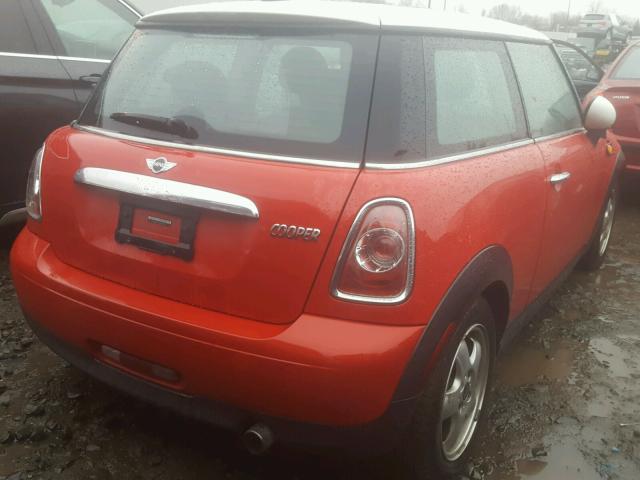 WMWSU3C50BT251332 - 2011 MINI COOPER RED photo 4