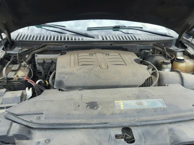 5LMFU28R03LJ03167 - 2003 LINCOLN NAVIGATOR ნაცრისფერი ფოტო 7