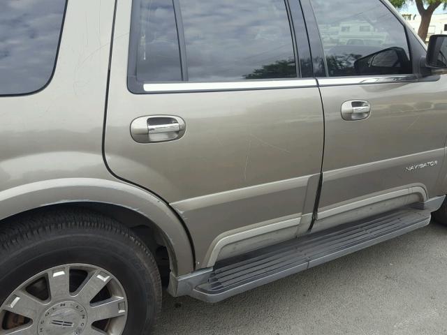 5LMFU28R03LJ03167 - 2003 LINCOLN NAVIGATOR GRAY photo 9