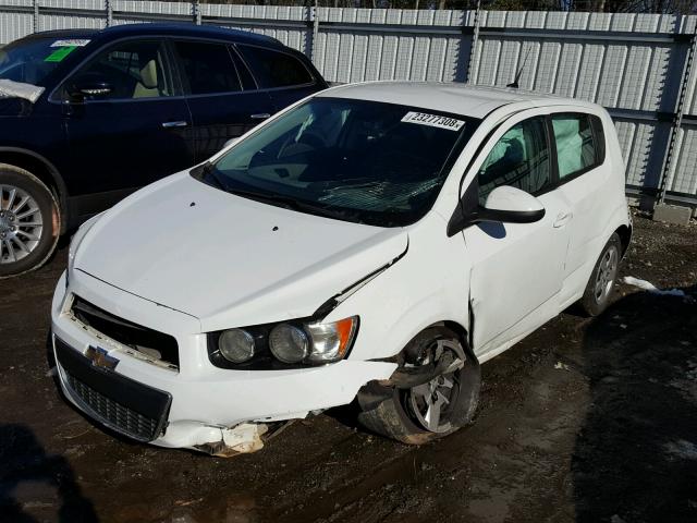 1G1JA6SH1D4189689 - 2013 CHEVROLET SONIC LS WHITE photo 2