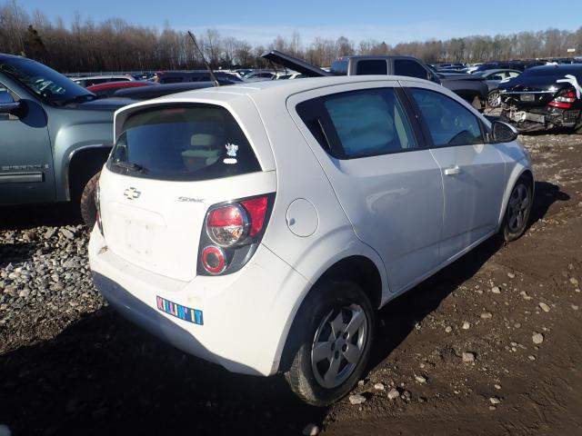 1G1JA6SH1D4189689 - 2013 CHEVROLET SONIC LS WHITE photo 4