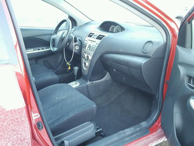 JTDBT923181261669 - 2008 TOYOTA YARIS RED photo 5