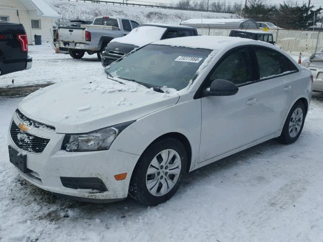 1G1PA5SH2E7256482 - 2014 CHEVROLET CRUZE LS WHITE photo 2