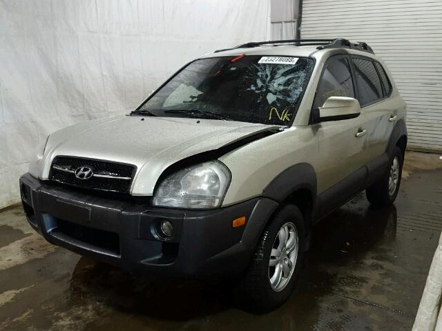 KM8JN72D67U581436 - 2007 HYUNDAI TUCSON SE GOLD photo 2