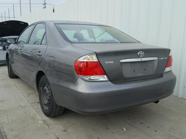 4T1BE32K65U511329 - 2005 TOYOTA CAMRY LE SILVER photo 3
