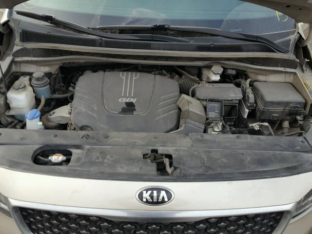 KNDMB5C17F6049988 - 2015 KIA SEDONA LX TAN photo 7