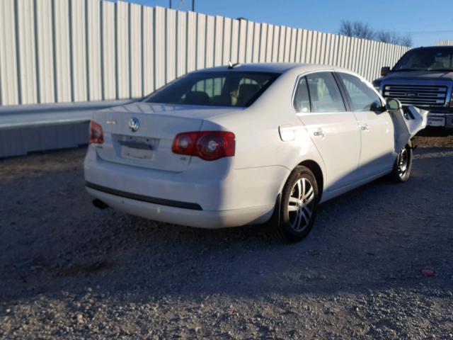 3VWRF81K16M801740 - 2006 VOLKSWAGEN JETTA 2.5 WHITE photo 4