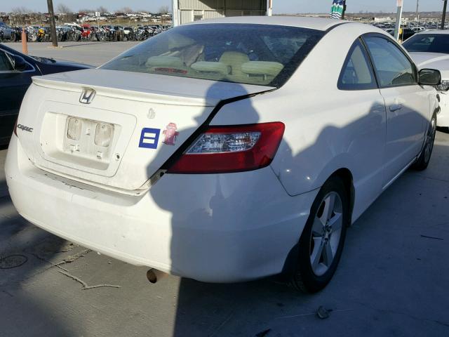 2HGFG12608H502870 - 2008 HONDA CIVIC LX WHITE photo 4