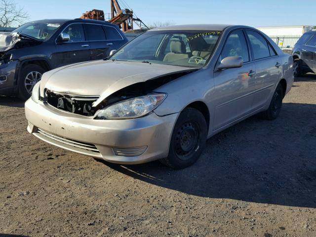 4T1BE32K75U045054 - 2005 TOYOTA CAMRY LE BEIGE photo 2