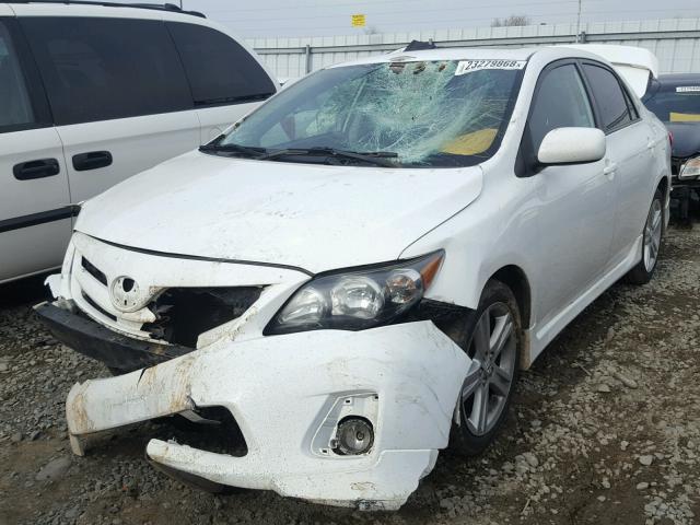 5YFBU4EE3DP104518 - 2013 TOYOTA COROLLA BA WHITE photo 2